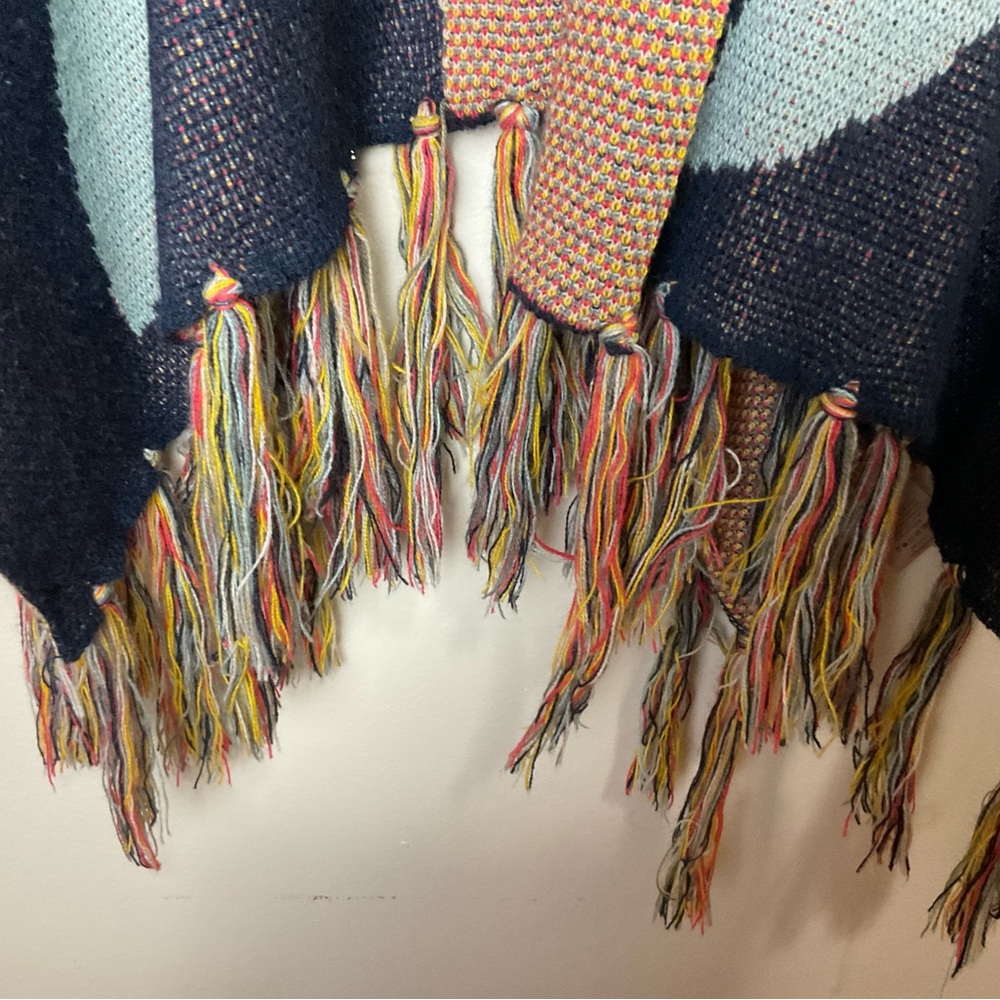 Do Everything In Love Poncho - image 3